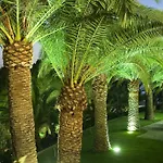 Ξενοδοχείο με διαμερίσματα Oasi 5*