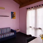 Ξενοδοχείο με διαμερίσματα Oasi 5*
